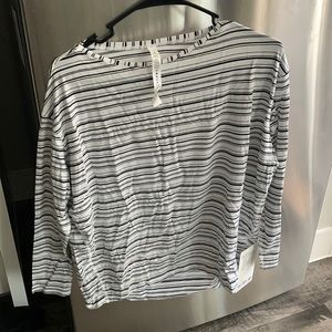 NWT Womens Lululemon Back in action black and white striped long sleeves size 8